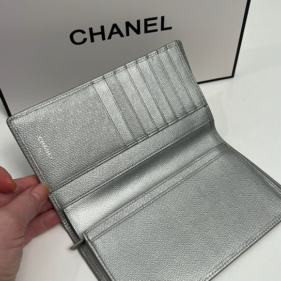 Chanel Silver Long Wallet Authentic 10572753 in Prestine condition - Picture 6 of 16